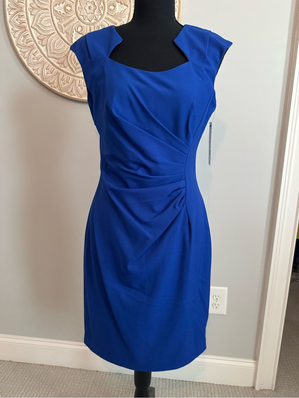 NWT size 6 Dana Buchman Royal Blue Cap-Sleeve Sheath Dress